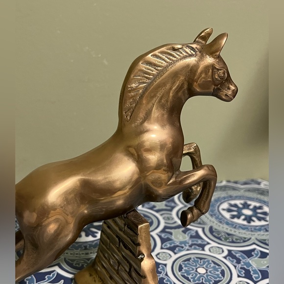 Vintage Brass Horse Jumping Stone Wall - Picture 11 of 13